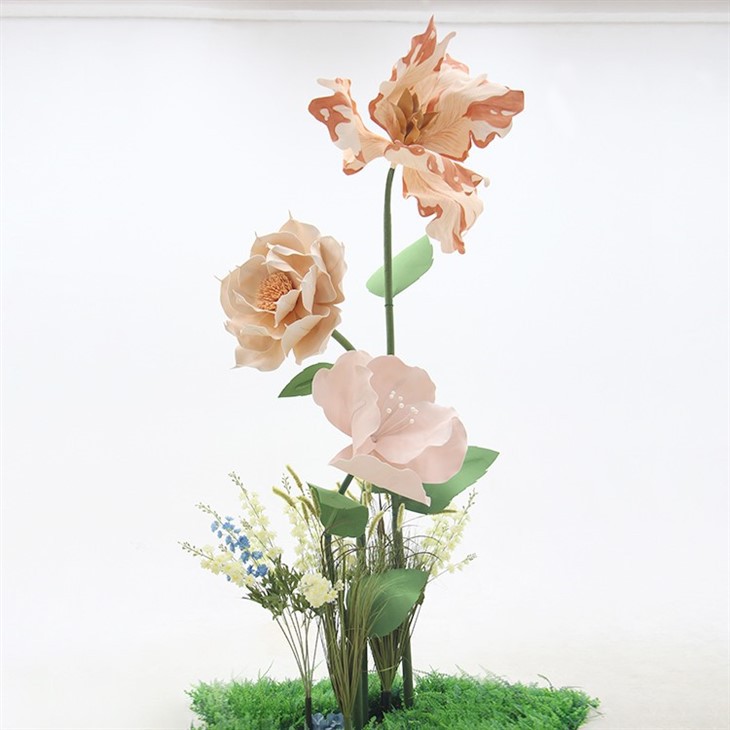 Kombinacija cvijeta od džinovske pjene